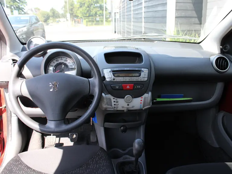 Peugeot 107 Sublime 1.0-12V 68PK 3DRS Airco, Centrale deurvergrendeling en elektrisch bedienbare ramen afbeelding 10