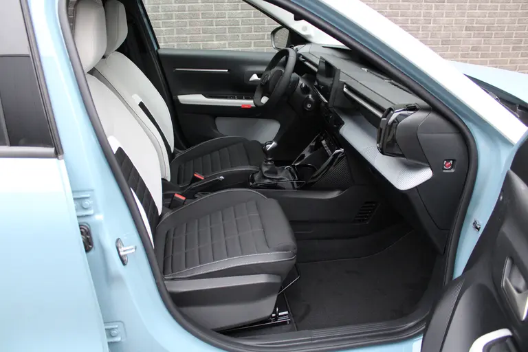 Citroën C3 1.2 Turbo Max Cruise/Climate control, Navigatie, Apple carplay/Android auto, 17'LM velgen, Camera afbeelding 26