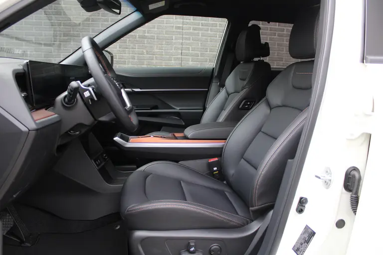 KGM Torres EVX Titanium 73.4 kWh 207pk, Grand White, 20"inch LM velgen 7 jaar garantie! afbeelding 9