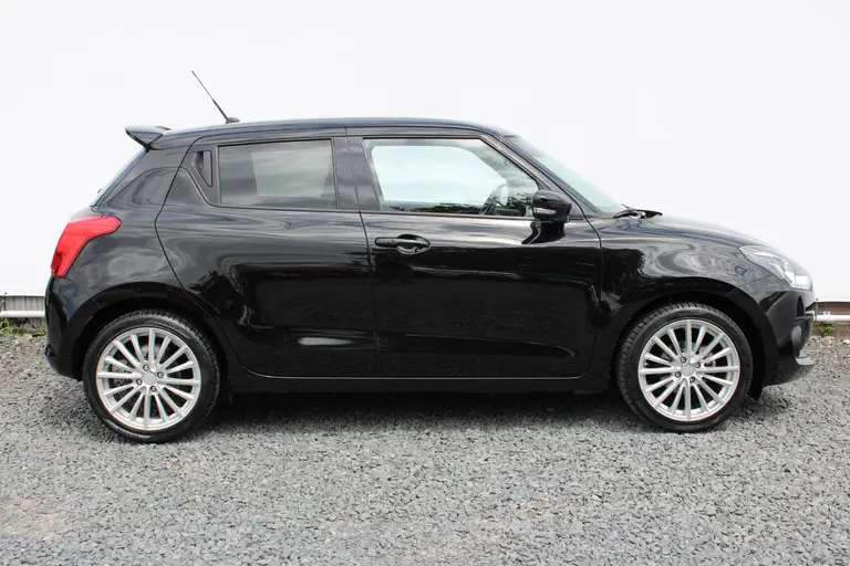 Suzuki Swift 1.0 Stijl Smart Hybrid , Trekhaak, 17 LM-Velgen, Style afbeelding 2
