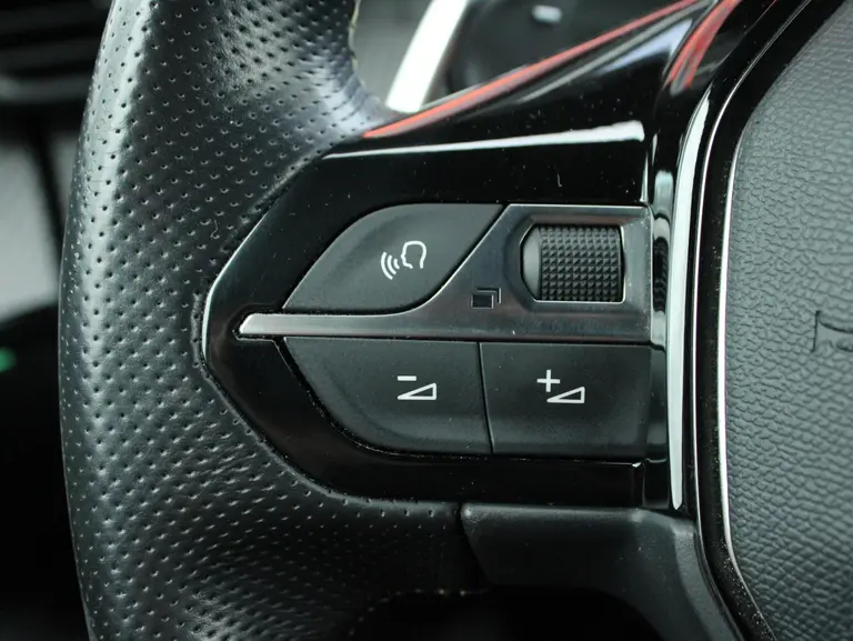 Peugeot 2008 1.2 PureTech GT-Line afbeelding 34