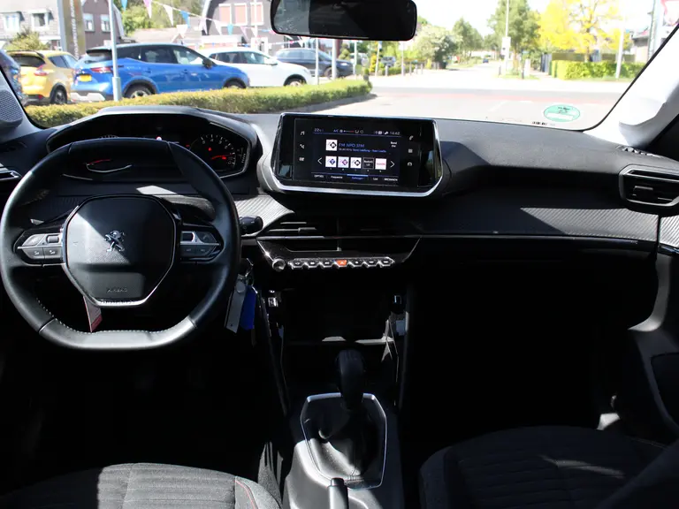 Peugeot 208 Active 1.2 PureTech 75PK Navigatie, Cruise Controle, Aplle Carplay/Android Auto, Parkeerhulp achter afbeelding 11