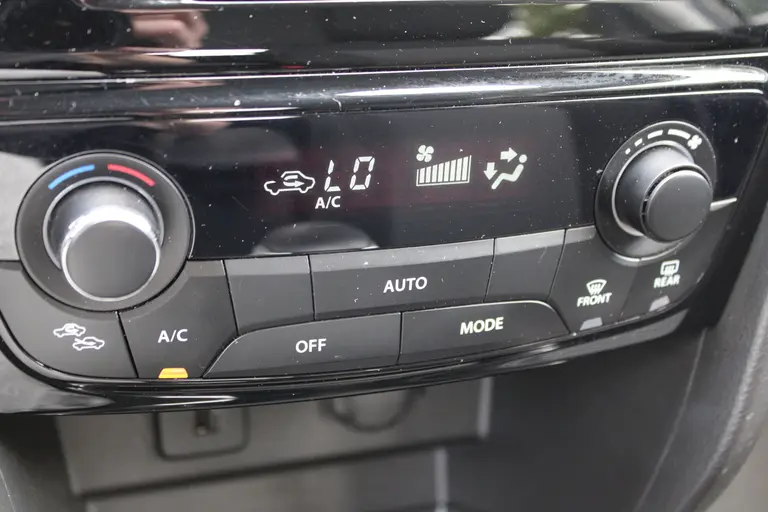 Suzuki Vitara 1.0 Boosterjet Select, Automaat, Trekhaak, All-Seasons, Parkeersensoren en Navigatie afbeelding 19