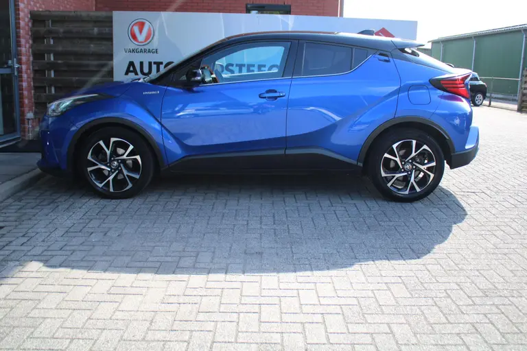 Toyota C-HR 2.0 Hybrid Dynamic , Automaat, Voorruit/Stuurwiel verwarmd, Dealer onderhouden! afbeelding 2