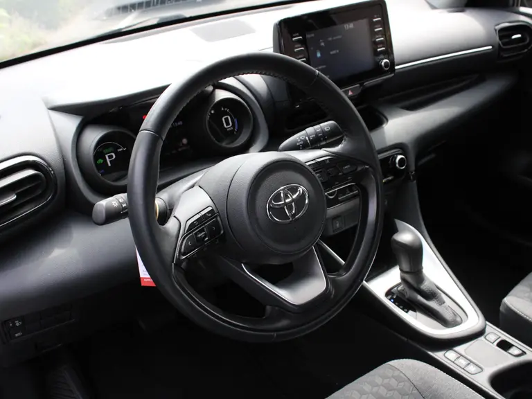 Toyota Yaris Dynamic 1.5 Hybrid 115PK Automaat Lichtmetalen velgen, Achteruitrij camera, Climate Control, KeylessEntry, AppleCarplay/Android Auto Navigatie afbeelding 30