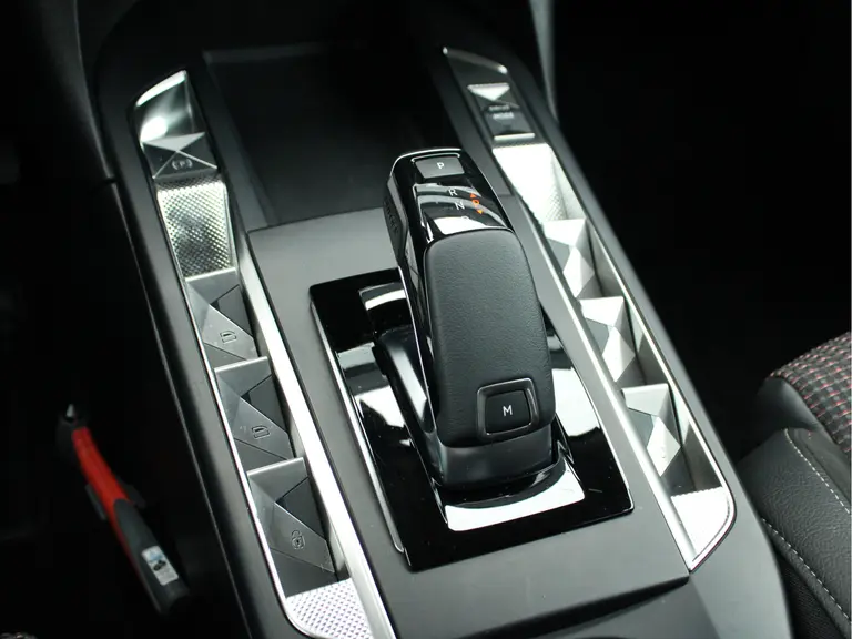 DS DS 3 1.2 PureTech Performance Line Automaat Microvezel Bekleding, Rondomzicht Camera, Cruise en Climate Control afbeelding 19