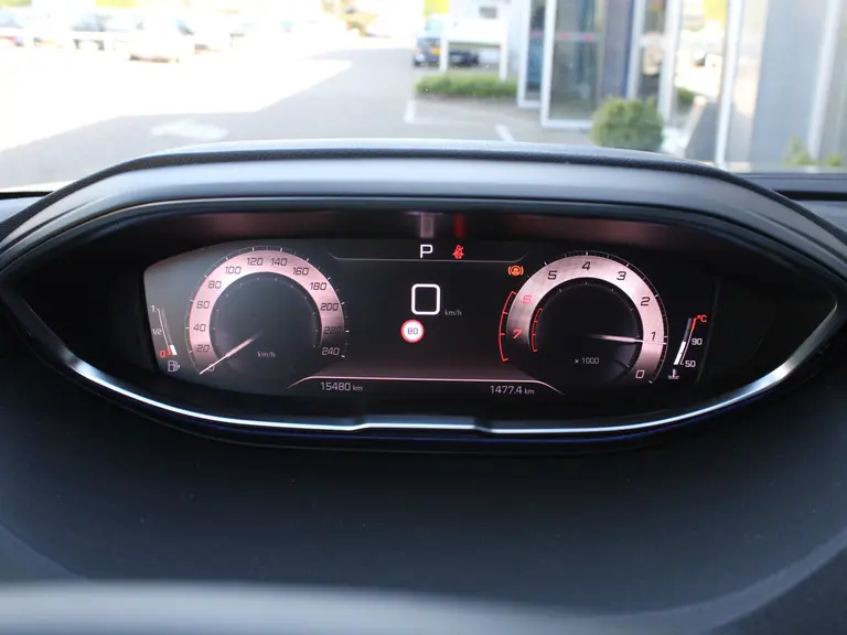 Peugeot 3008 GT 1.2 PureTech 130PK EAT8 Automaat Navigatie, Achteruitrijcamera, Keyless, Stoelverwarming, Elektrische Kofferbak afbeelding 24