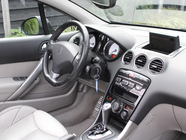 Peugeot 308 CC Feline 1.6 THP 140PK Automaat Cabrio, Leder, Parkeersensoren, Navigatie, Stoelverwarming, Cruise Control afbeelding 16