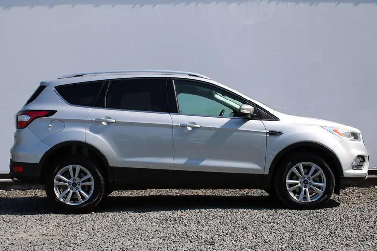 Ford Kuga 1.5 EcoBoost Trend Ultimate,Trekhaak, 120pk, Navigatie, Cruise Control, Keyless start afbeelding 2