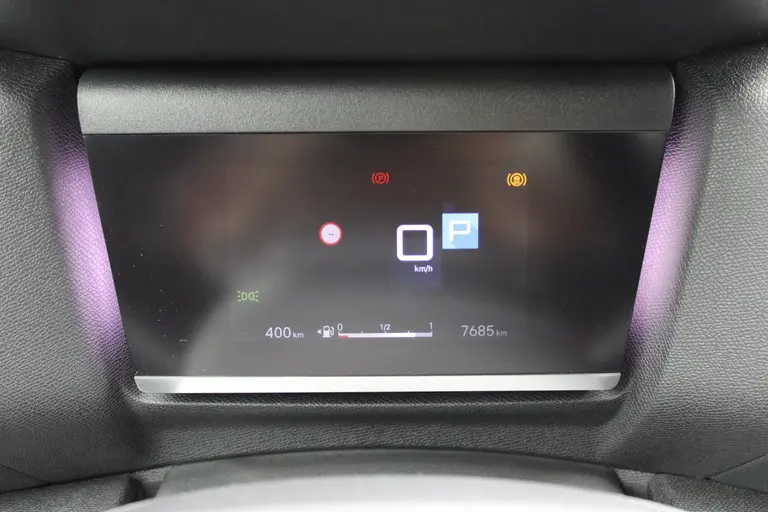 Citroën C4 1.2 Puretech Plus 131pk, Automaat, Navigatie, Keyless Entry/Start, Luxe bekleding, Achteruitrijcamera afbeelding 17