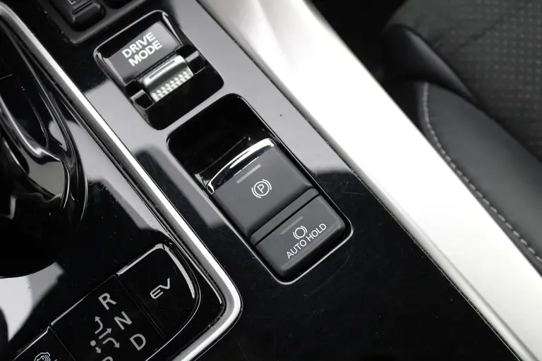 Mitsubishi Eclipse Cross 2.4 PHEV Executive Cruise/Climate control, Trekhaak, Navigatie, Apple Carplay/Android auto, Trekgewicht 1.500 KG./Batterij conditie (SOH) 84.5% afbeelding 27