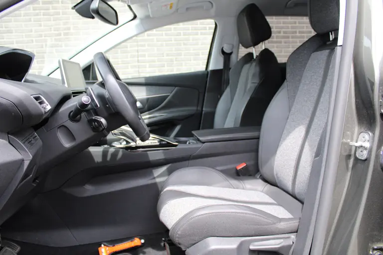 Peugeot 3008 1.2 PureTech Allure Automaat, Trekhaak, Navigatie, CruiseControl, Applecarpl./Andr. Auto afbeelding 10
