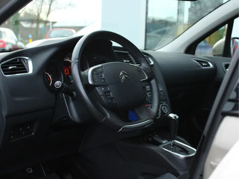 Citroën C4 1.6 VTi Tendance Automaat Trekhaak, Cruise en Climate Control, Dimmende Binnenspiegel afbeelding 6