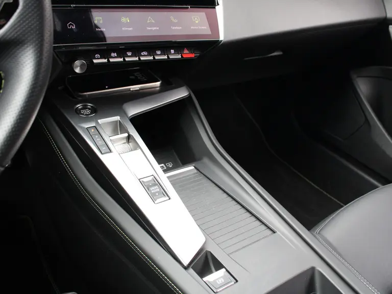 Peugeot 408 GT 1.2 PureTech 130PK EAT8 Automaat Navigatie, Rondomzichtcamera, Stoelverwarmig, Massage, Stuurverwarming, Panoramadak, Trekhaak afbeelding 45