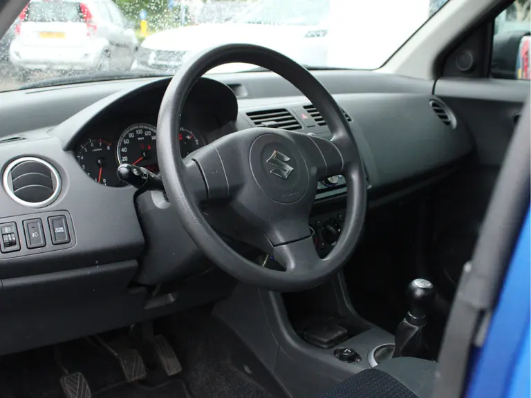 Suzuki Swift 1.3 Xpression 5-Deurs 17" Lichtmetalen Velgen, Radio/CD Speler, Airco, Dealeronderhouden afbeelding 6