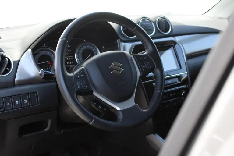 Suzuki Vitara 1.0 Boosterjet Select Achteruitrijcamera, Trekhaak, Navigatie, Cruise Control afbeelding 4