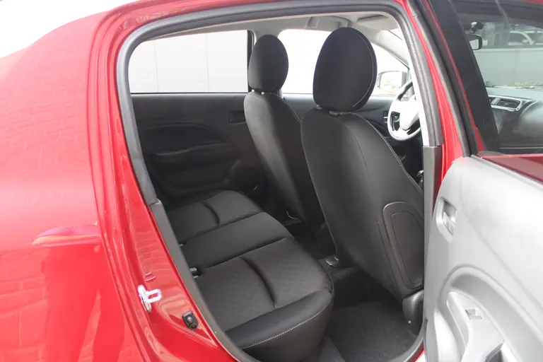 Mitsubishi Space Star 1.2 Dynamic Cruise/Climate control, Apple carplay, Android auto, LM velgen, Privacy glass afbeelding 21
