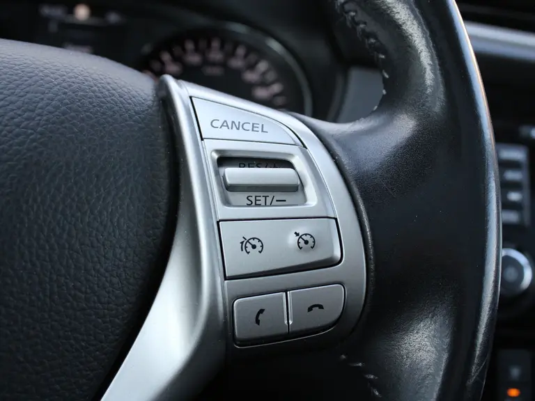 Nissan QASHQAI 1.6 164PK N-Connecta Navigatie, Camera en parkeerhulp rondom, Cruise Controle, Trekhaak. Keyless afbeelding 26