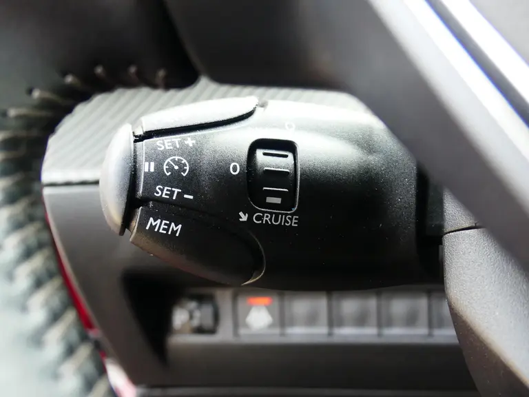 Peugeot 2008 1.2 PureTech Allure Pack, Trekhaak ,130PK, 3D cockpit, Cruise Control afbeelding 12