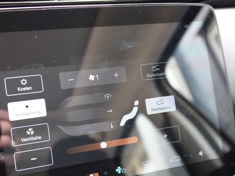Leapmotor T03 Design 37.3 kWh Navigatie, Camera achter, Parkeerhulp achter, Audio, Keyless Start, Lichtmetalen velgen afbeelding 39