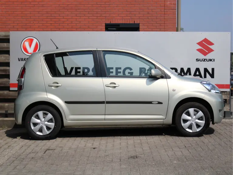 Daihatsu Sirion 2 1.0-12V Premium 70PK Elektrische Ramen Voor en Achter, afbeelding 12