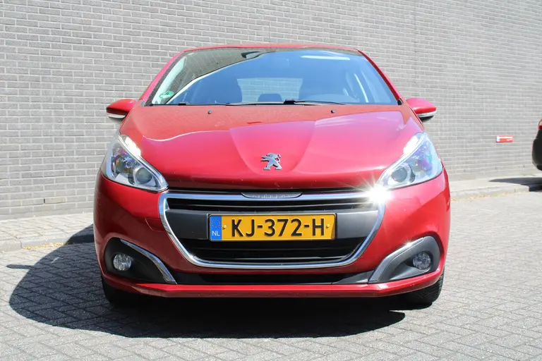 Peugeot 208 1.2 PureTech Blue Lion 5 deurs Airco, Navigatie, Cruise control, DAB radio, Bluetooth, Mistlampen, Parkeersensoren afbeelding 7
