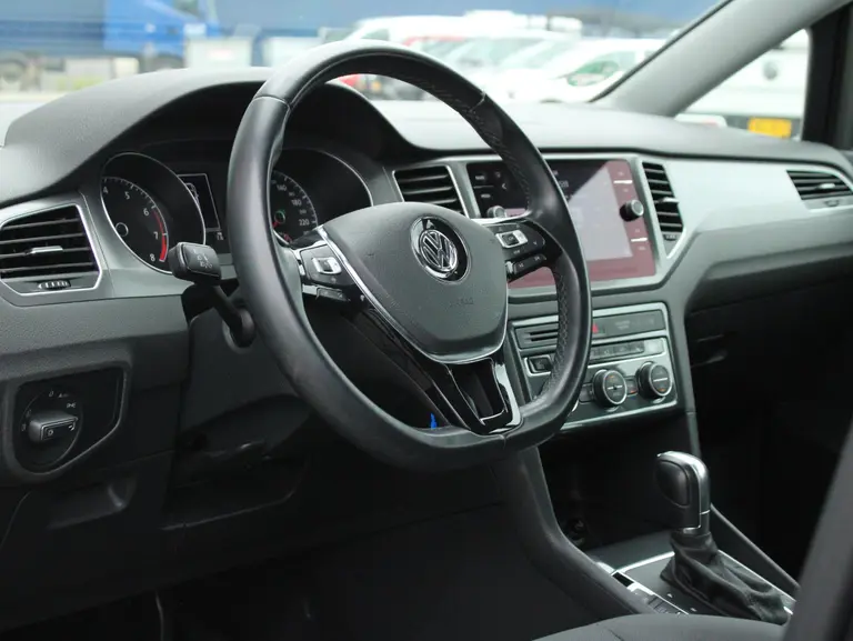 Volkswagen Golf Sportsvan 1.5 TSI ACT Comfortline Automaat, Trekhaak, Cruise en Climate Control afbeelding 6