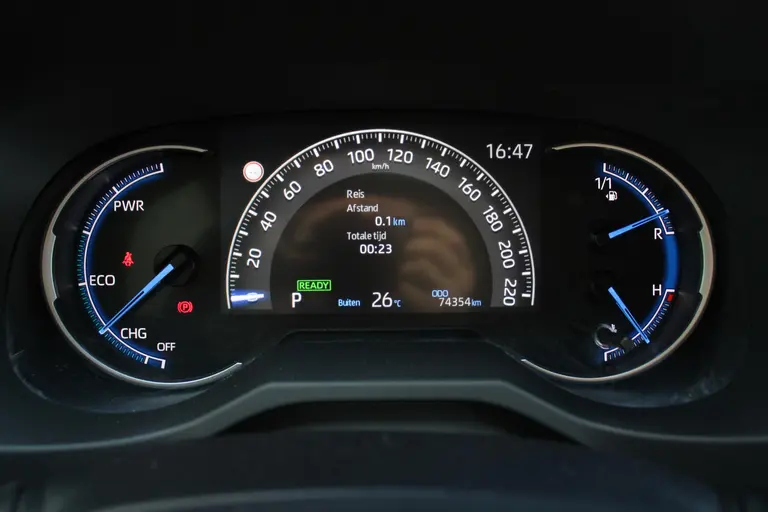 Toyota RAV4 2.5 Hybrid AWD Style 1.650 KG Trekgewicht, stuur- Camera, Parkeersensoren voor en achter afbeelding 26