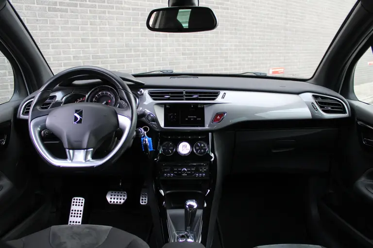 Citroën DS3 1.2 VTi So Chic afbeelding 6