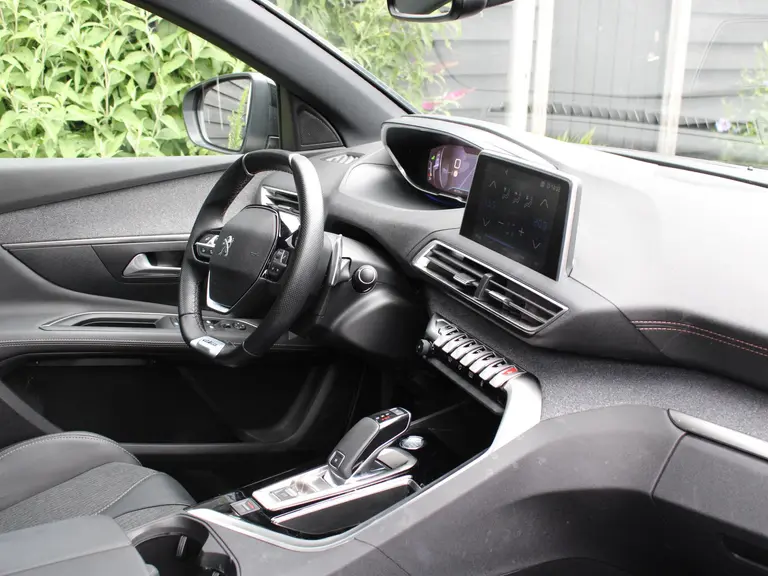 Peugeot 3008 GT Line 1.6 PureTech 180PK EAT8 Automaat Navigatie, Keyless, Achteruitrijcamera, Panoramadak, Elektrische Kofferbak afbeelding 19