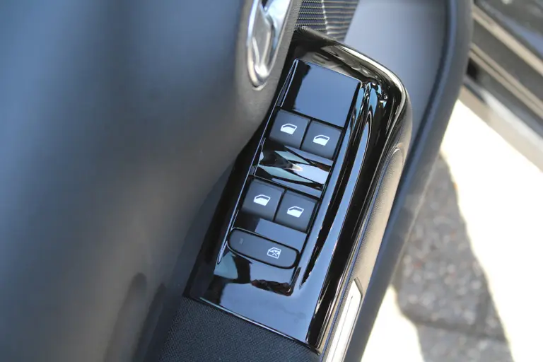 Citroën C3 1.2 PureTech Max 110pk, Automaat, Applecarpl./Andr. Auto, Navigatie, Cruise/Climate Control, Achteruitrijcamera afbeelding 13