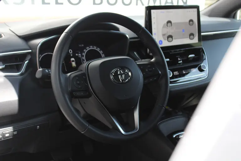 Toyota Corolla 1.8 Hybrid First Edition Automaat Achteruitrijcamera, Parkeersensoren Voor/Achter, Stoelverwarming, Cruise Control Adaptief, Climate Control afbeelding 5