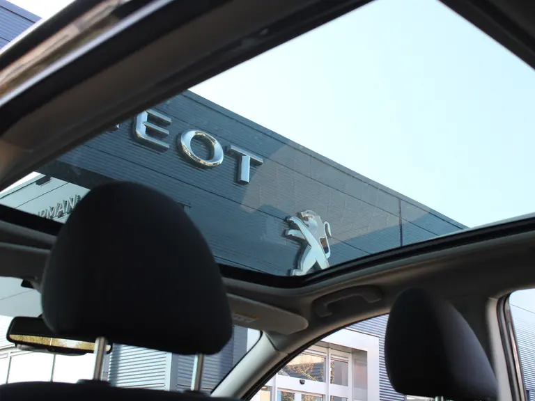 Nissan QASHQAI 1.2 115PK N-Connecta X-Tronic CVT Automaat Navigatie, Rondomzicht Camera, DAB, Panoramadak, Parkeersensoren Voor & Achter afbeelding 13