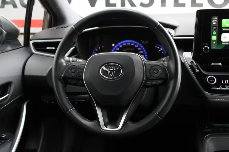 Toyota Corolla Touring Sports 1.8 Hybrid Dynamic Achteruitrijcamera, Stoelverwarming, Cruise Control Adaptief, Draadloze Telefoonlader afbeelding 29