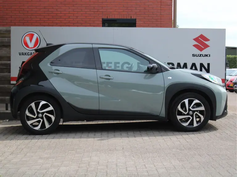 Toyota Aygo X 1.0 VVT-i S-CVT Pulse Automaat Adaptieve Cruise Control, Carplay/Android Auto, Achteruitrijcamera, Airco afbeelding 9