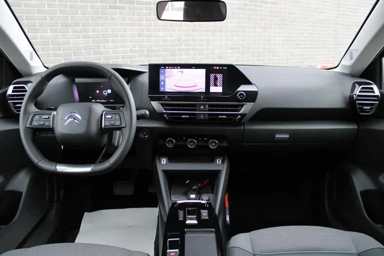 Citroën C4 1.2 Puretech Plus 131pk, Automaat, Navigatie, Keyless Entry/Start, Luxe bekleding, Achteruitrijcamera afbeelding 8