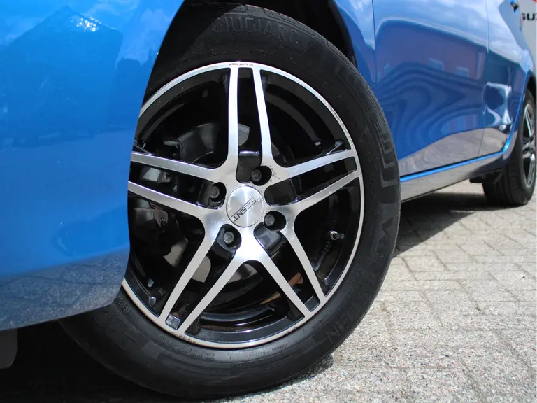 Toyota Yaris 1.3 100PK VVT-i Aspiration Cruise Control, Achteruitrijcamera, Bluetooth, Elektrische Ramen afbeelding 3