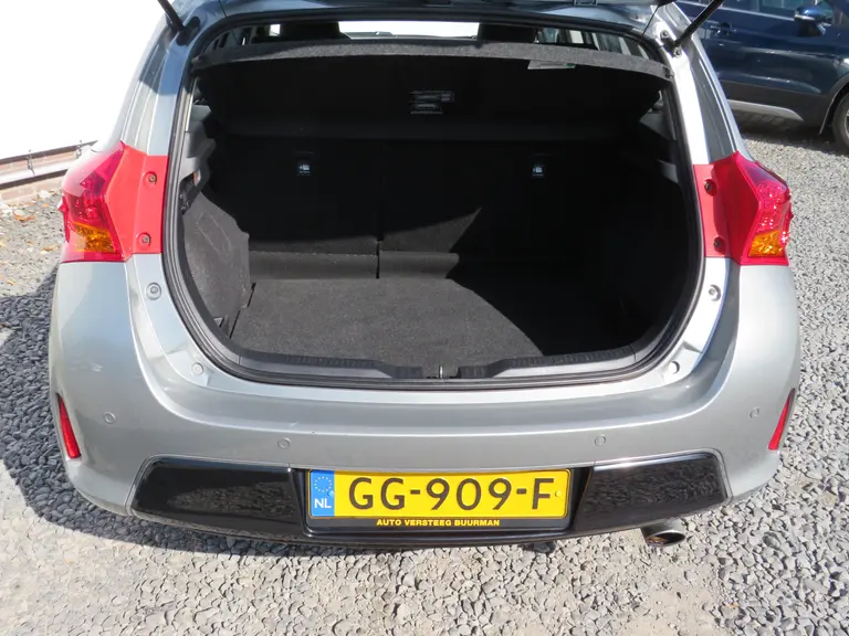 Toyota Auris 1.6 Now, 2e Eig. Parkeersensoren en Navigatie, Cruise en Climate Control afbeelding 12