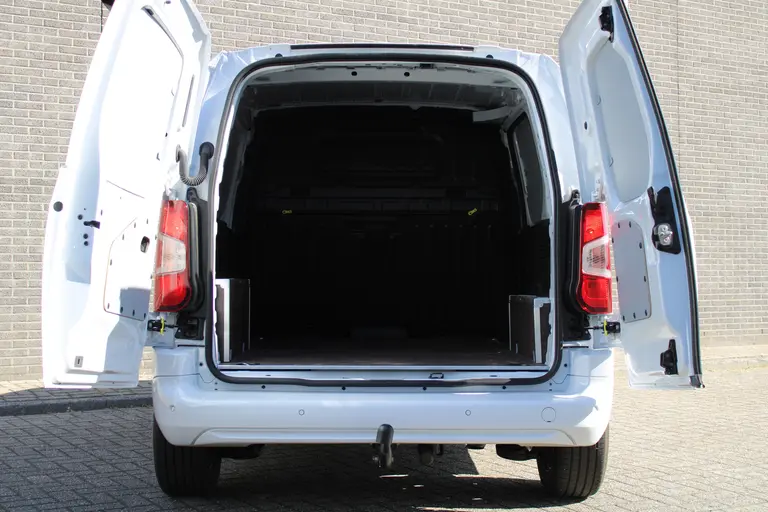 Peugeot Partner 1.5 BlueHDi 100PK S&S L1 Navigatie, Achteruitrijcamera, Trekhaak, Dab, Bluetooth, Parkeersensoren voor & achter afbeelding 8