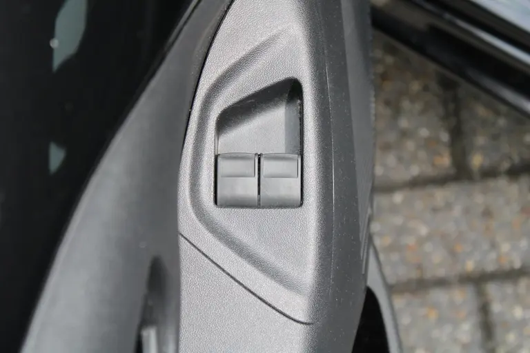 Peugeot 108 1.0 e-VTi Active 5-deurs airco, elektrische bediende ramen voor, bluetooth handsfree afbeelding 11