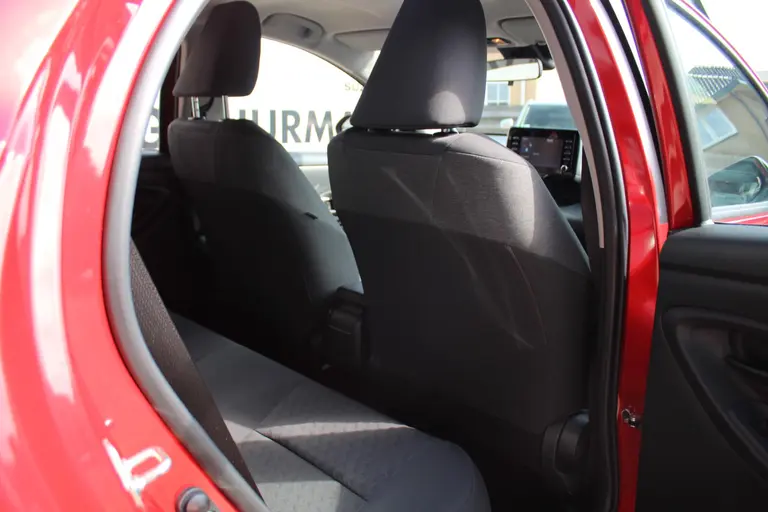 Toyota Yaris 1.5 Hybrid Dynamic Cruise Control Adaptief, achteruitrijcamera, Keyless Entry afbeelding 17