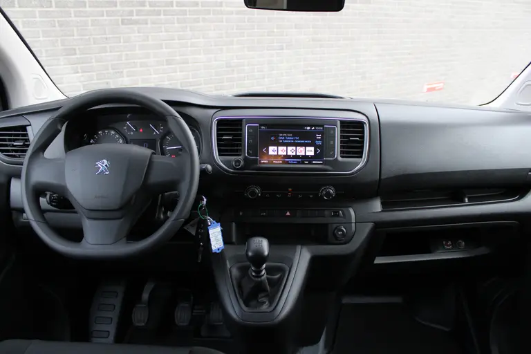 Peugeot Expert 2.0 BlueHDI 145PK L3 Dubbele Cabine Navigatie, Achteruitrijcamera, Trekhaak Afneembaar, Airco, Parkeersensoren Achter, Bluetooth, Cruise Control afbeelding 9