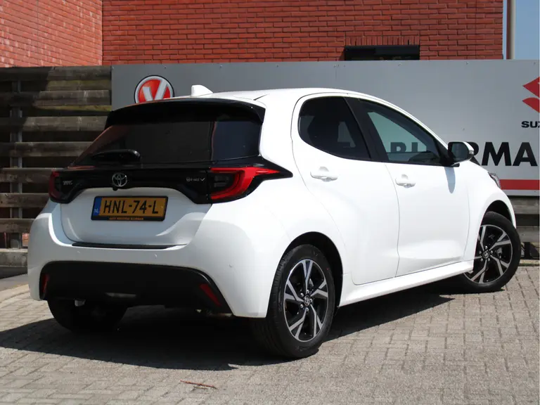 Toyota Yaris 1.5 Hybrid 115 Teamplayer Achteruitrijcamera, Parkeersensoren voor en achter, Airco Automatisch, Cruise Control Adaptief afbeelding 2