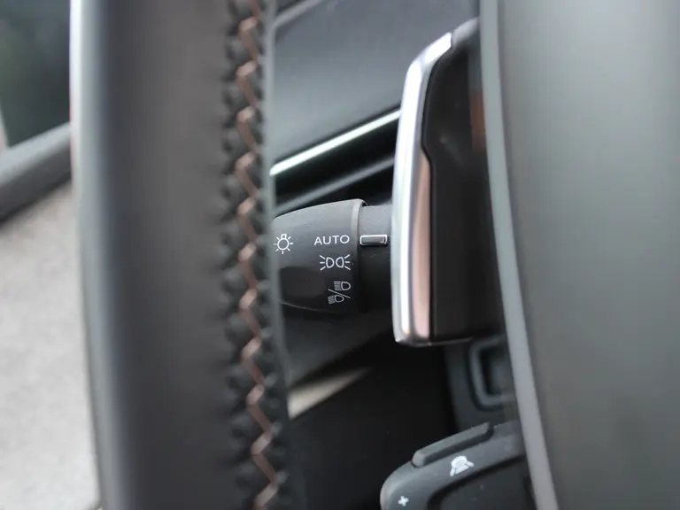 Peugeot 3008 GT 1.2 PureTech 130PK EAT8 Automaat Navigatie, Keyless, Achteruitrijcamera, Elektrische Achterklep, Apple Carplay, Android Auto afbeelding 22