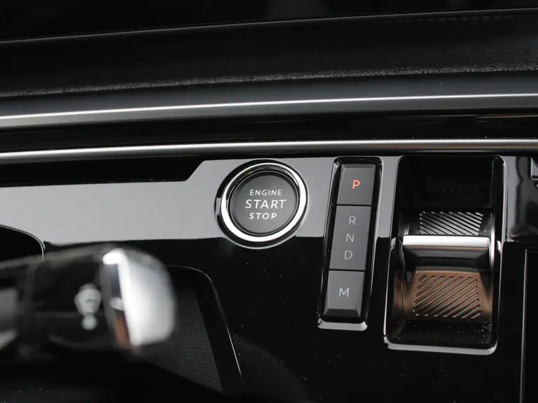 Peugeot 3008 GT 1.2 Hybrid 136PK e-DCS6 Automaat Navigatie, Rondomzichtcamera, Stoel & Stuurverwarming, Elektrische Achterklep, Alcantara afbeelding 25