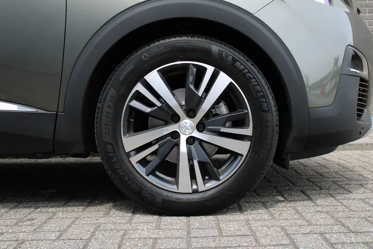 Peugeot 3008 1.2 PureTech Allure Automaat, Trekhaak, Navigatie, CruiseControl, Applecarpl./Andr. Auto afbeelding 36