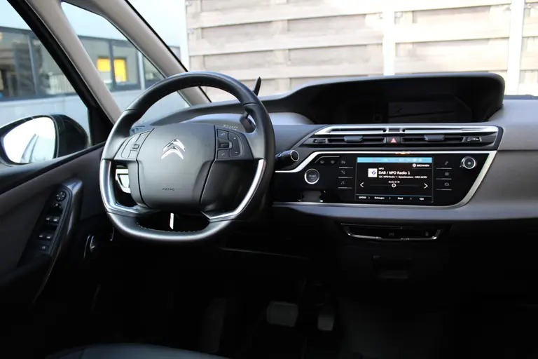 Citroën Grand C4 Spacetourer 1.2 PureTech Shine Automaat 7 zits Cruise/Climate control, Navigatie, Apple Carplay/Android auto,  Audio/DAB, Keyless entry/Start afbeelding 32