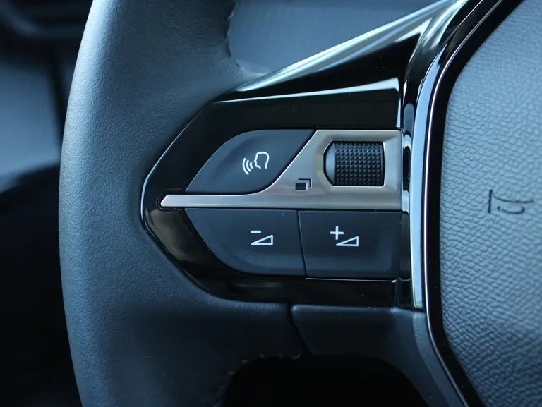 Peugeot 208 Allure 1.2 PureTech 100PK Navigatie, Camera achter, Apple Carplay/Android auto afbeelding 27