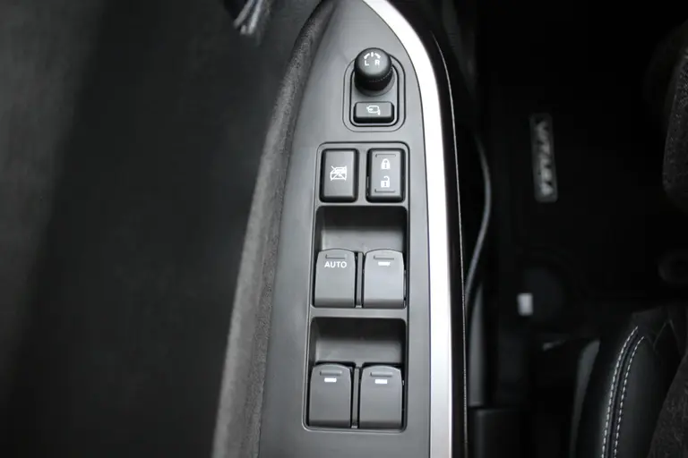 Suzuki Vitara 1.4 Boosterjet Style Smart Hybrid Navigatie, Cruise Control Adaptief, Achteruitrijcamera, Parkeersensoren Voor en Achter afbeelding 33