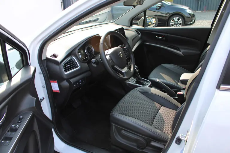Suzuki S-Cross 1.5 Hybrid Style, Automaat, Trekhaak ORG NL met 6 360 Camera, Draadloos Carplay en Dealer onderhouden! afbeelding 9